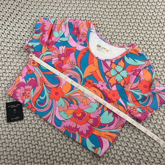 Skatie• ‘Piper’ Top Crop Swim Shirt in LANAI - Picture 10 of 12